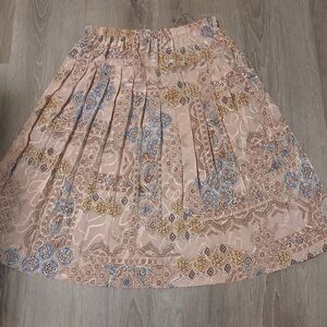 Schrader petite A- line beautiful printed skirt. Pink/peach and blue Size 16